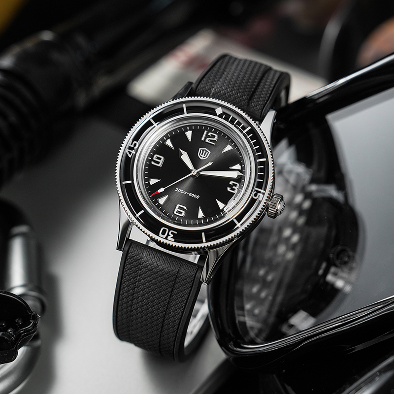 Smartwatch Luxury Watches - Watchdives WD50Q メンズ腕時計 VH31 クォーツムーブメント ドーム型サファイアクリスタル