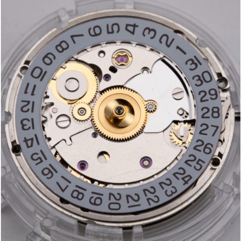 Loook Store ETA C07.111 V8 認定自 - Watch V8 のレビューと価格