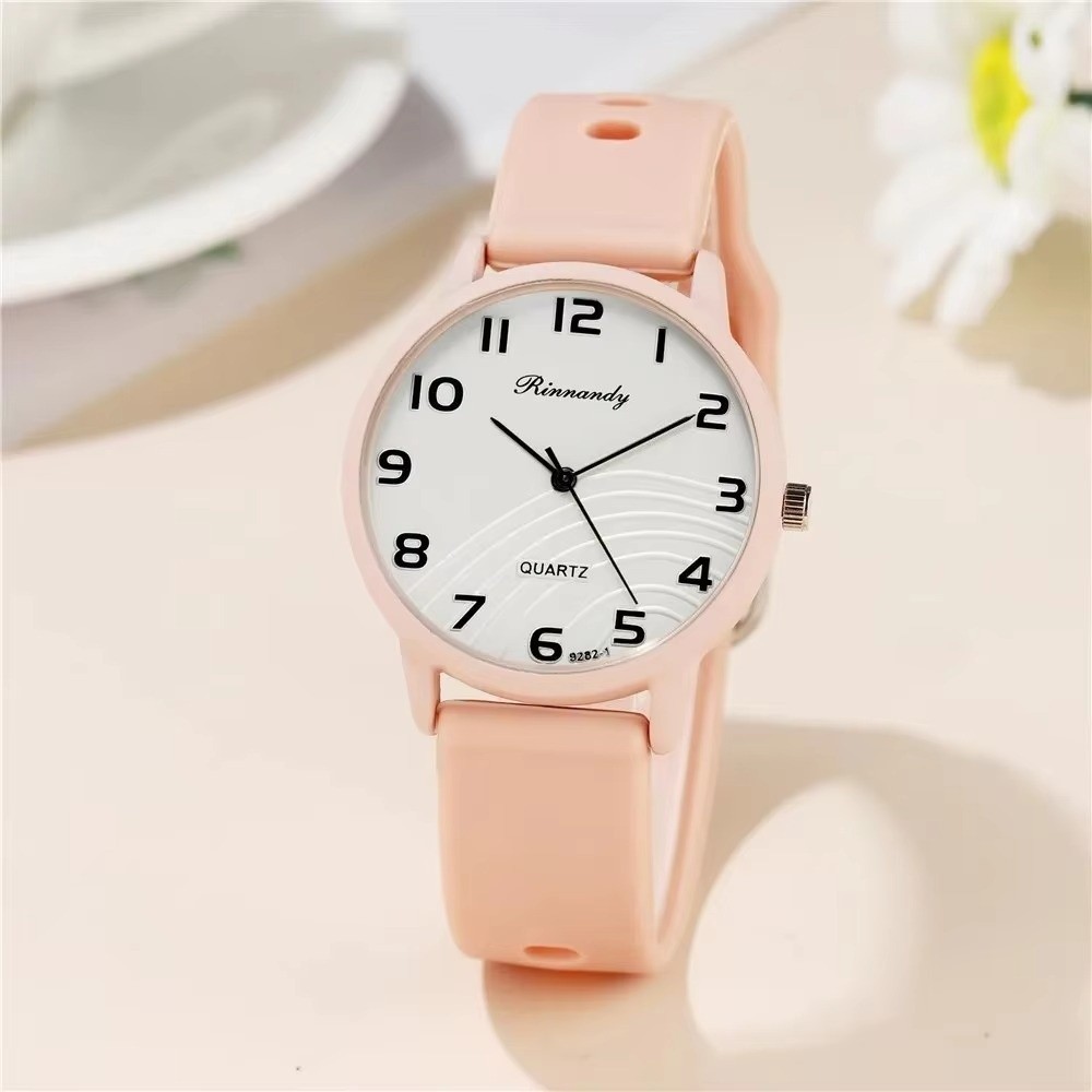 ホットアラビア文字盤女性用腕時計シリコンバンドスポーツレディ - Couple Watches Smartwatch のレビューと価格